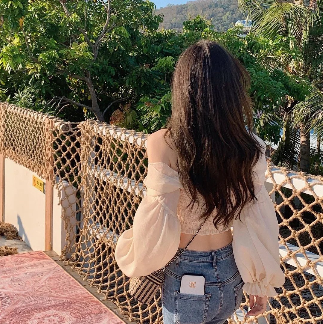 世间无人再似我